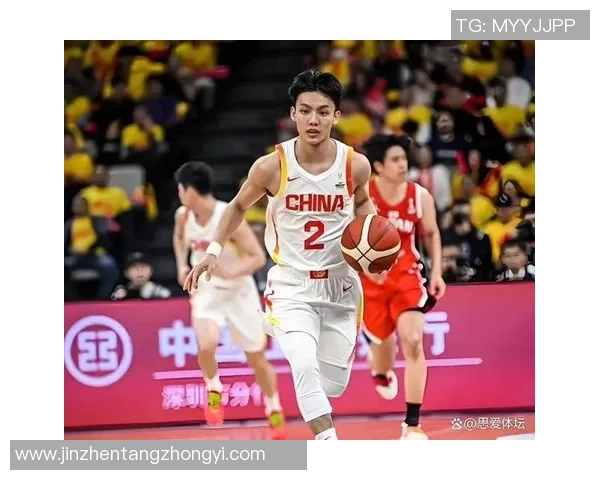 还是稳呀， 晃开王奕博如入无人之境得分， 提前预判徐杰进三分这默契这信任