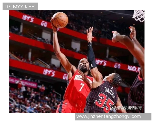 琼斯半场6中5砍下13分7助攻，为公牛找到进攻打开方式