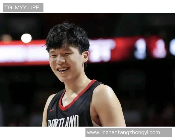 杨瀚森惊艳亮相！三分命中后霸气庆祝，开拓者 114-108 力克凯尔特人